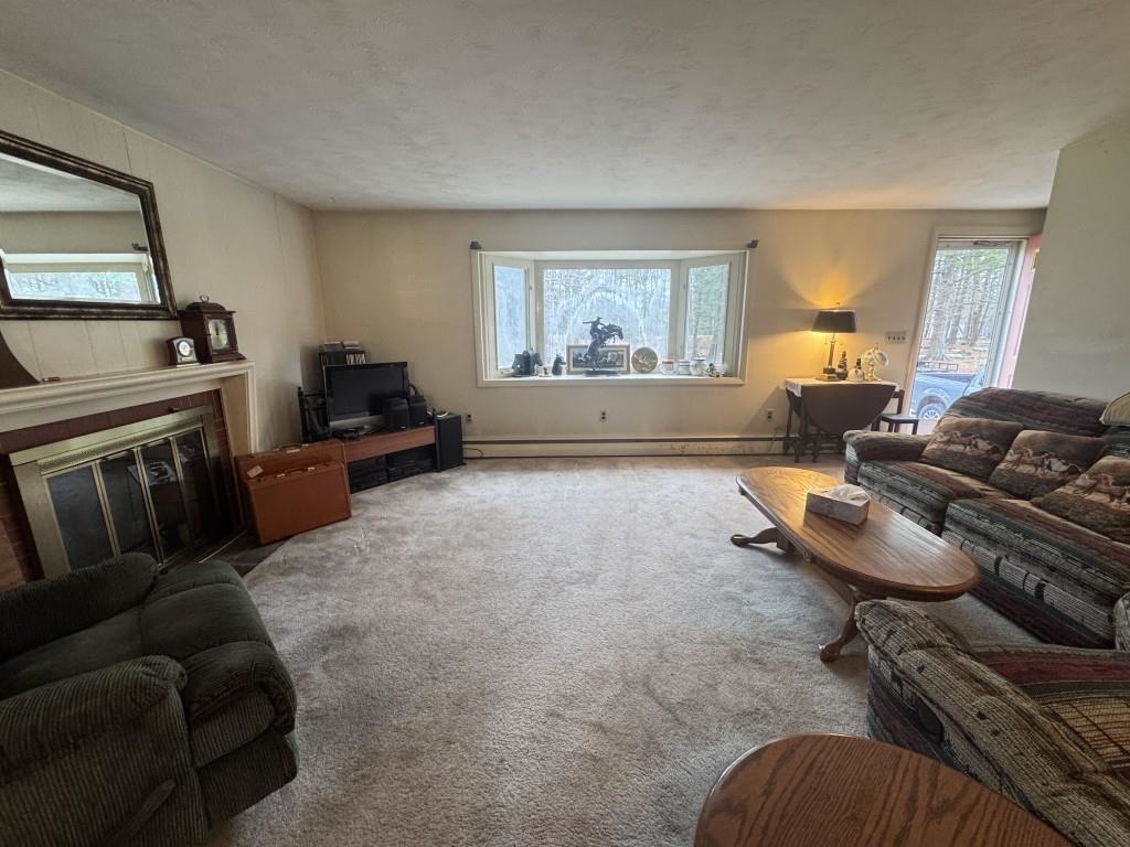 118 Winnicutt Road Stratham, NH 03885 - Photo 5 of 17