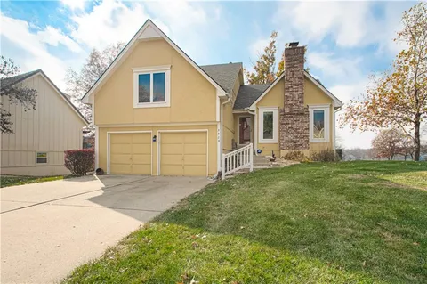 $369,000 | 3828 Northeast Beechwood Drive, Lee's Summit, MO 64064