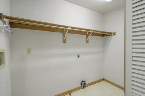 $369,000 | 3828 Northeast Beechwood Drive, Lee's Summit, MO 64064