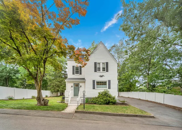 $919,000 | 3 Highet Avenue, Woburn, MA 01801