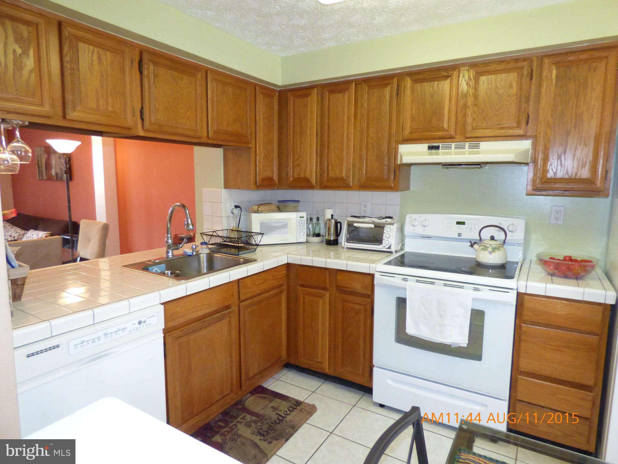 12533 Cross Ridge Way Germantown, MD 20874 - Photo 4 of 12 Kitchen