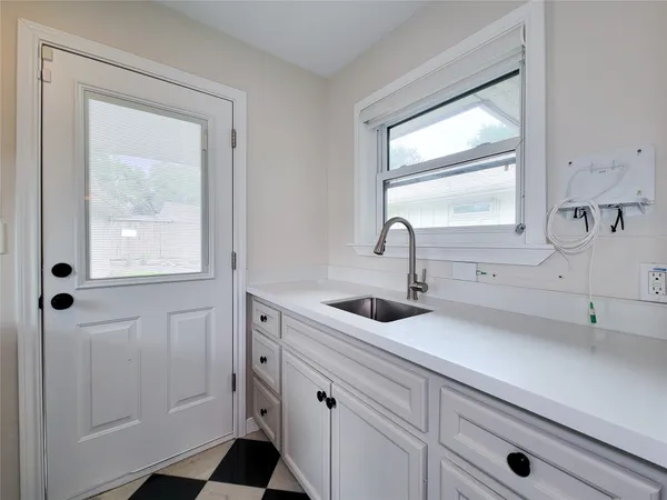 $8,000 | 6130 Valley Forge Drive, Houston, TX 77057