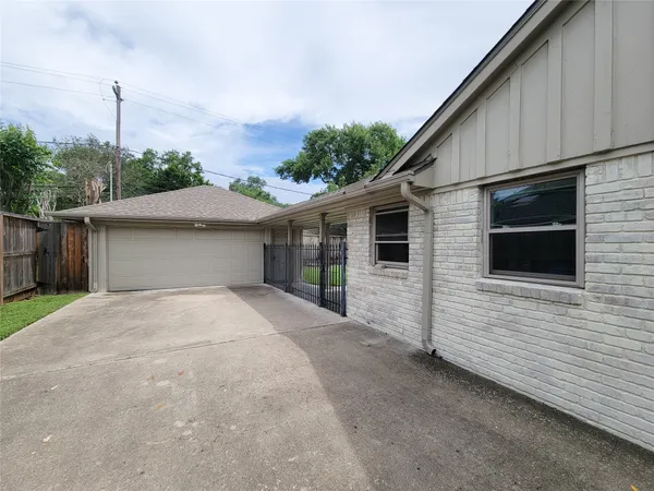 $8,000 | 6130 Valley Forge Drive, Houston, TX 77057