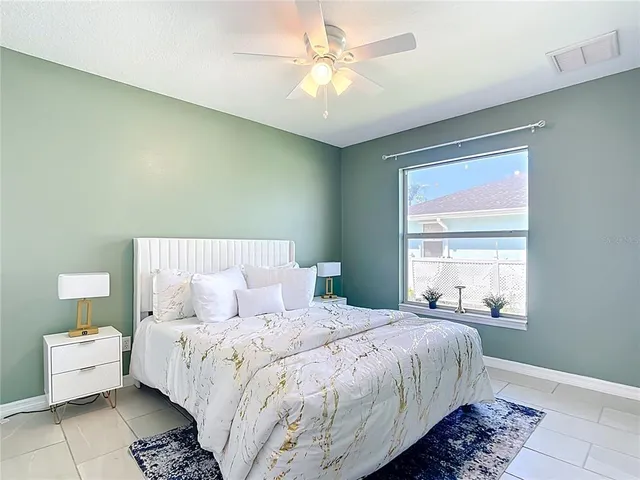 a view of empty room with window