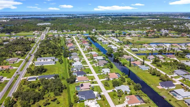 $291,500 | 35 Mark Twain Lane, Rotonda West, FL 33947