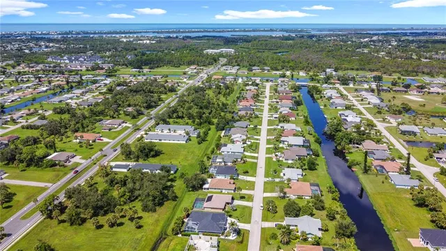 $291,500 | 35 Mark Twain Lane, Rotonda West, FL 33947