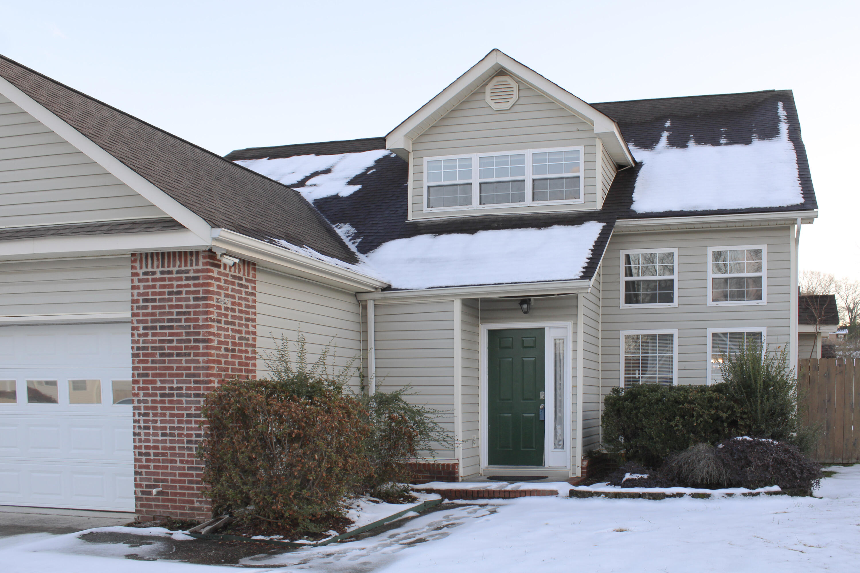 1276 Chase Meadows Circle Hixson, TN 37343 - Photo 2 of 29 8-IMG_3058