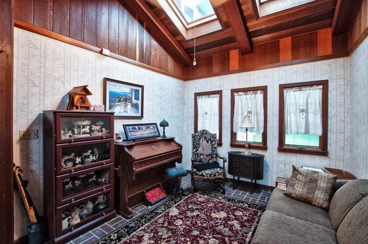 703 North Greene Road Goshen, IN 46526 - Photo 4 of 36 Gallery Image 4