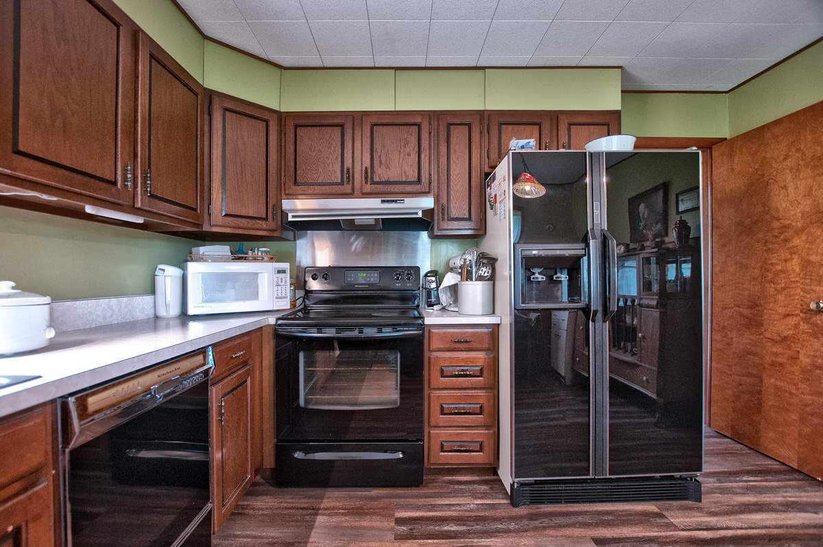 703 North Greene Road Goshen, IN 46526 - Photo 7 of 36 Gallery Image 7