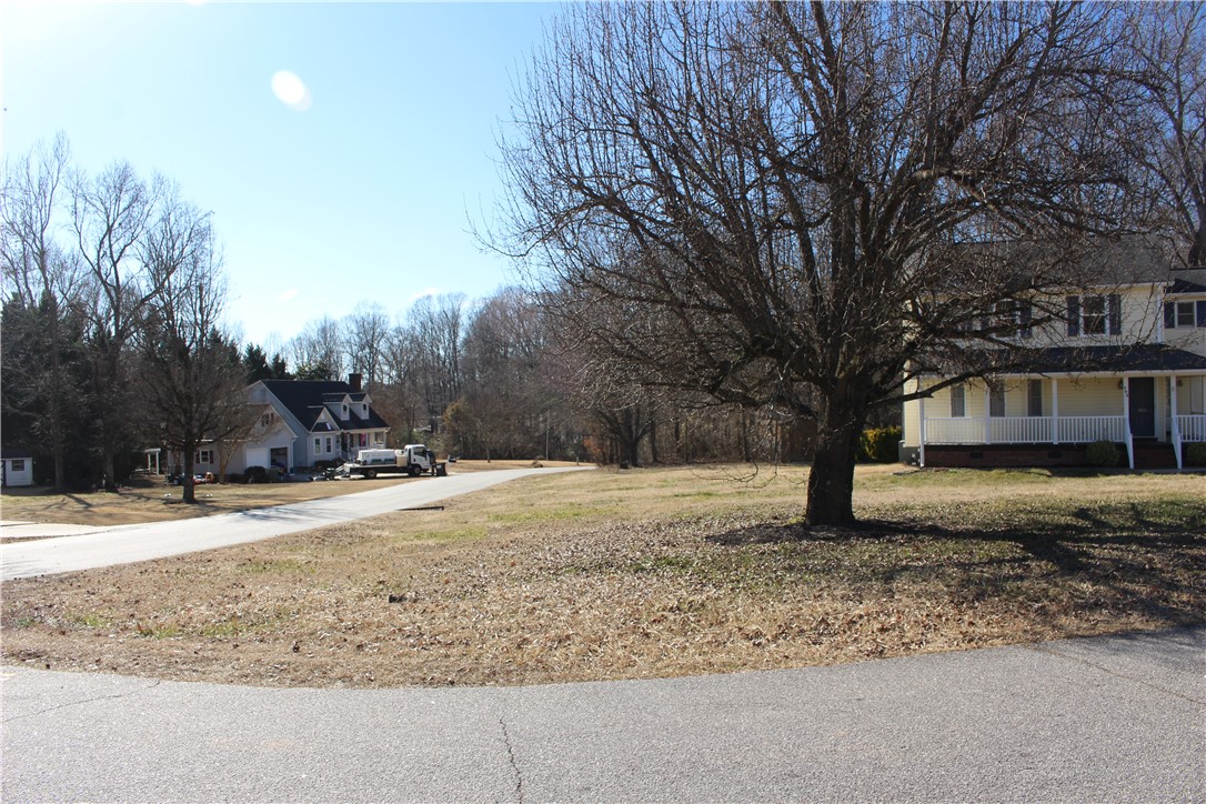 503 Hillandale Road Liberty, SC 29657 - Photo 30 of 33 Quiet street (Left)