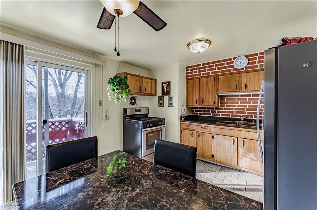 6805 Shannon Road Verona, PA 15147 - Photo 14 of 24 Gallery Image 14