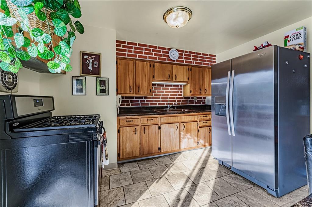 6805 Shannon Road Verona, PA 15147 - Photo 15 of 24 Gallery Image 15