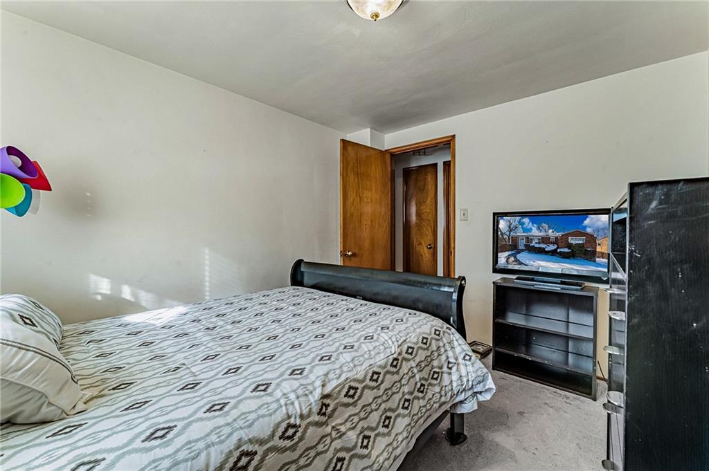 6805 Shannon Road Verona, PA 15147 - Photo 6 of 24 Gallery Image 6