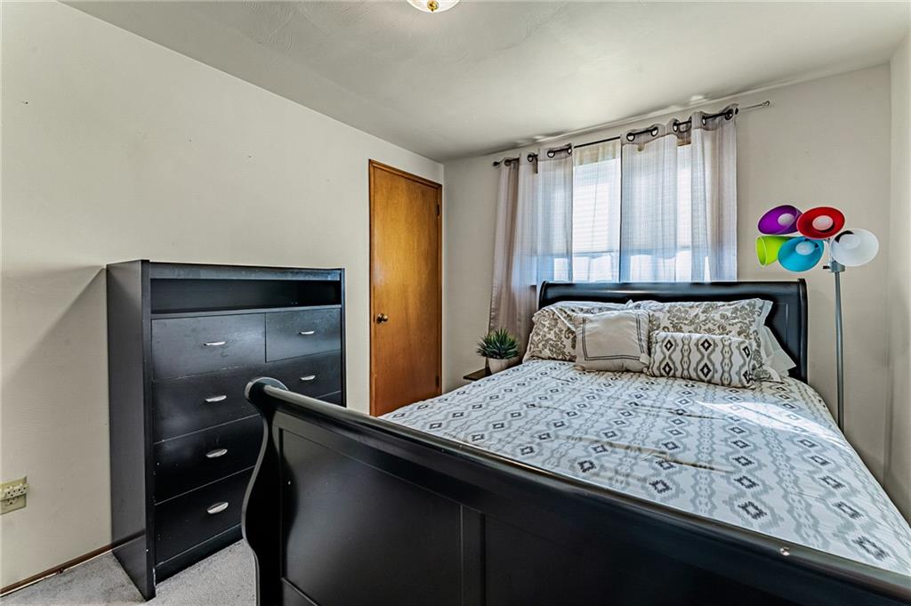 6805 Shannon Road Verona, PA 15147 - Photo 7 of 24 Gallery Image 7