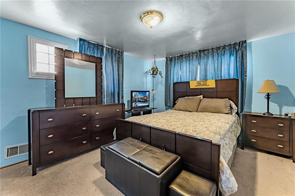 6805 Shannon Road Verona, PA 15147 - Photo 8 of 24 Gallery Image 8