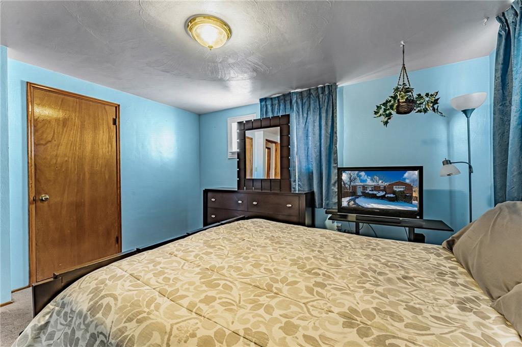 6805 Shannon Road Verona, PA 15147 - Photo 9 of 24 Gallery Image 9