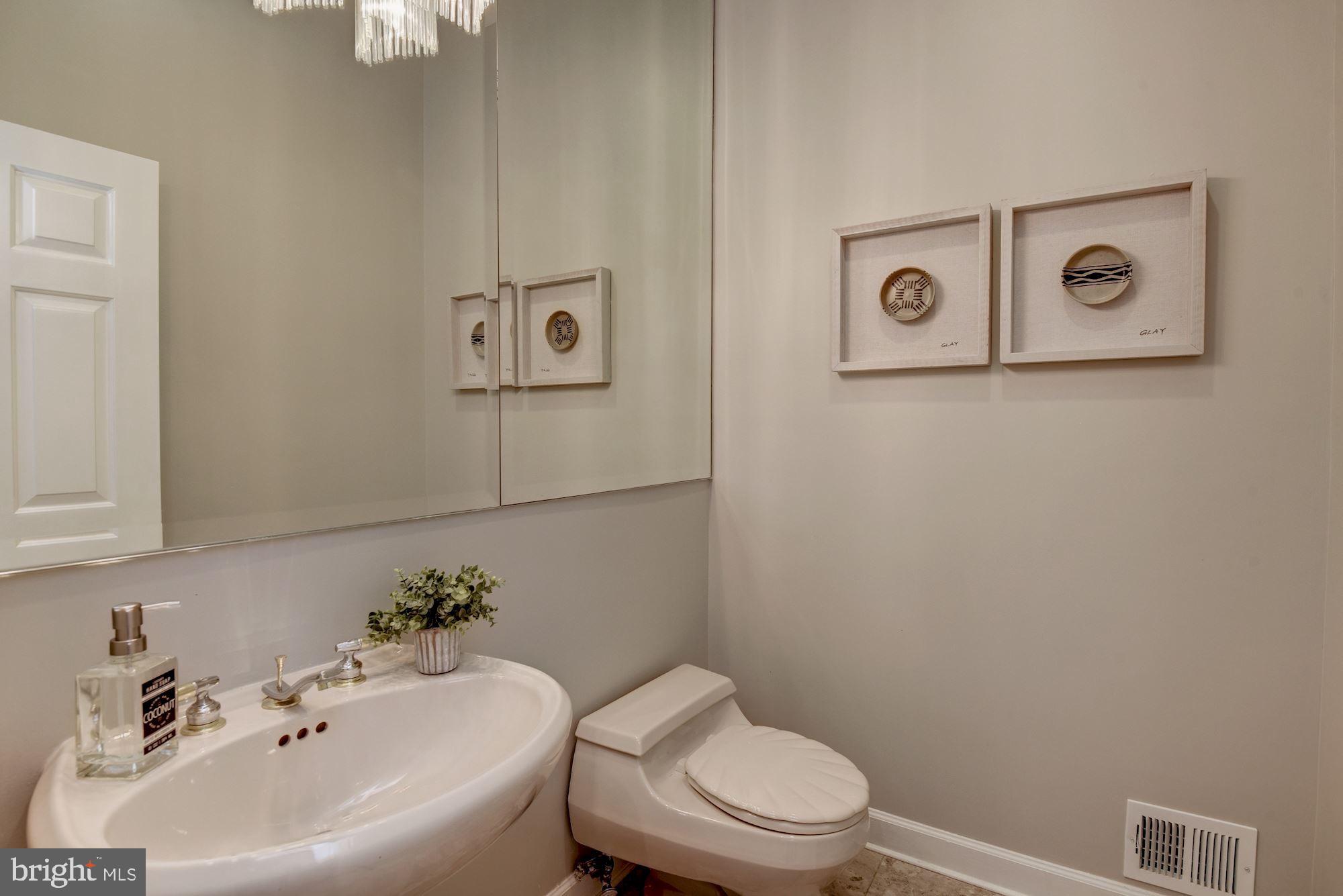 11633 Falls Road Potomac, MD 20854 - Photo 22 of 45