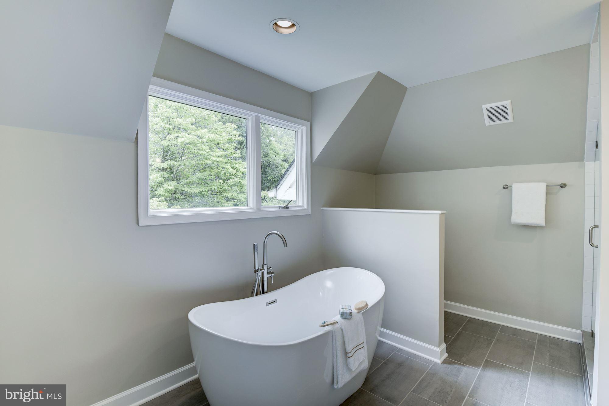 11633 Falls Road Potomac, MD 20854 - Photo 28 of 45