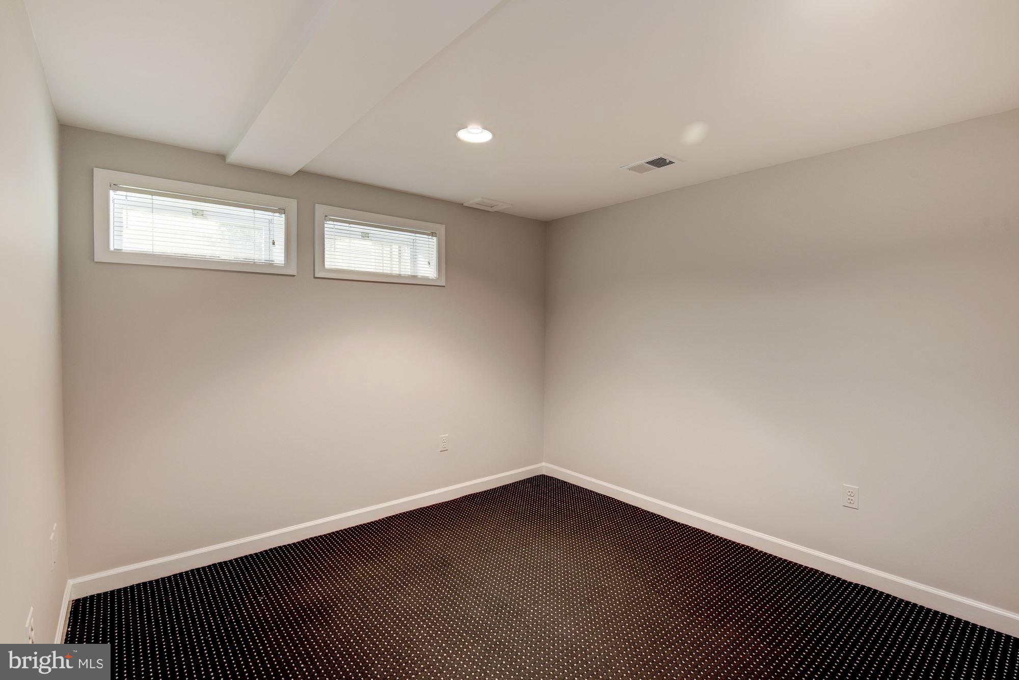 11633 Falls Road Potomac, MD 20854 - Photo 36 of 45