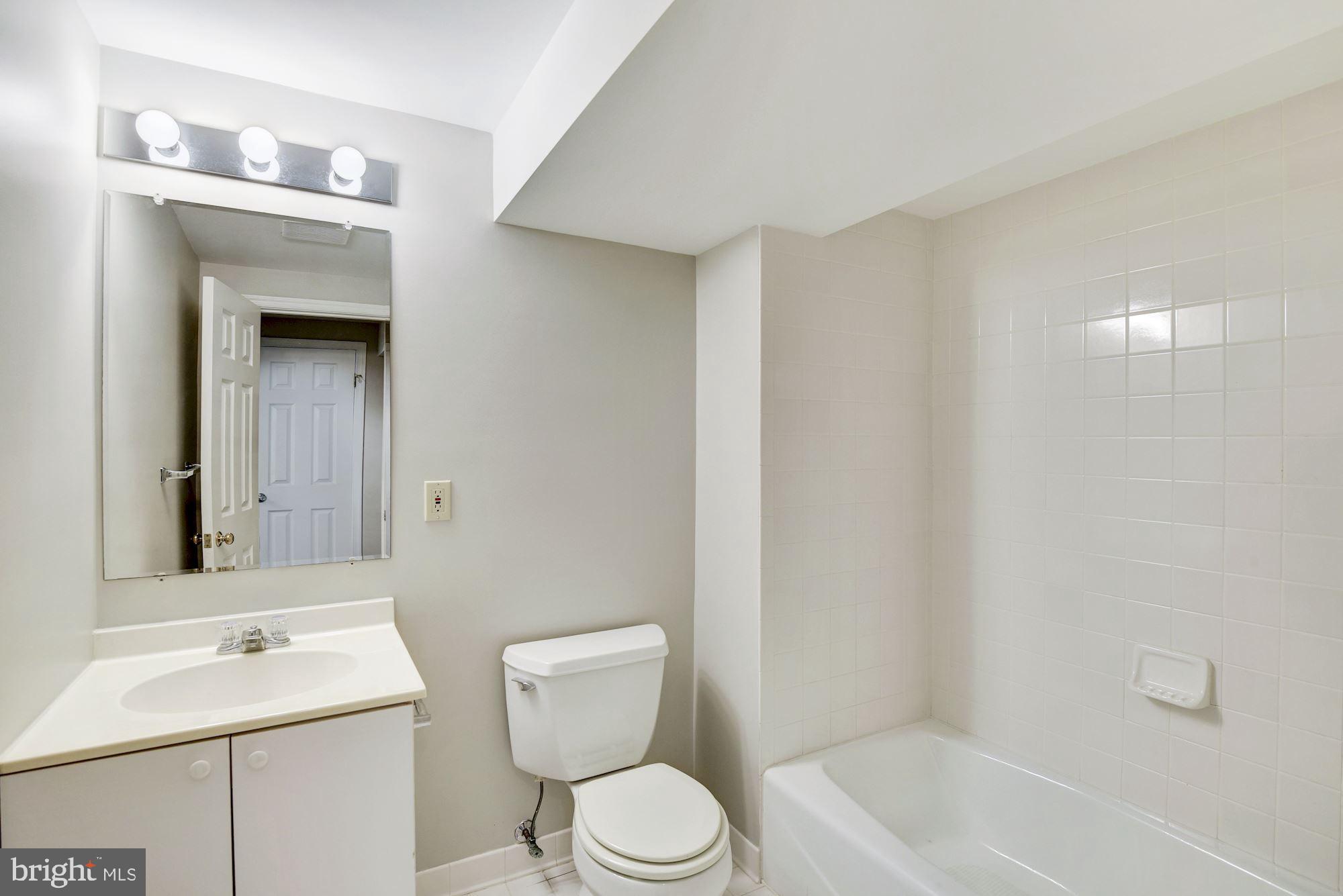 11633 Falls Road Potomac, MD 20854 - Photo 37 of 45