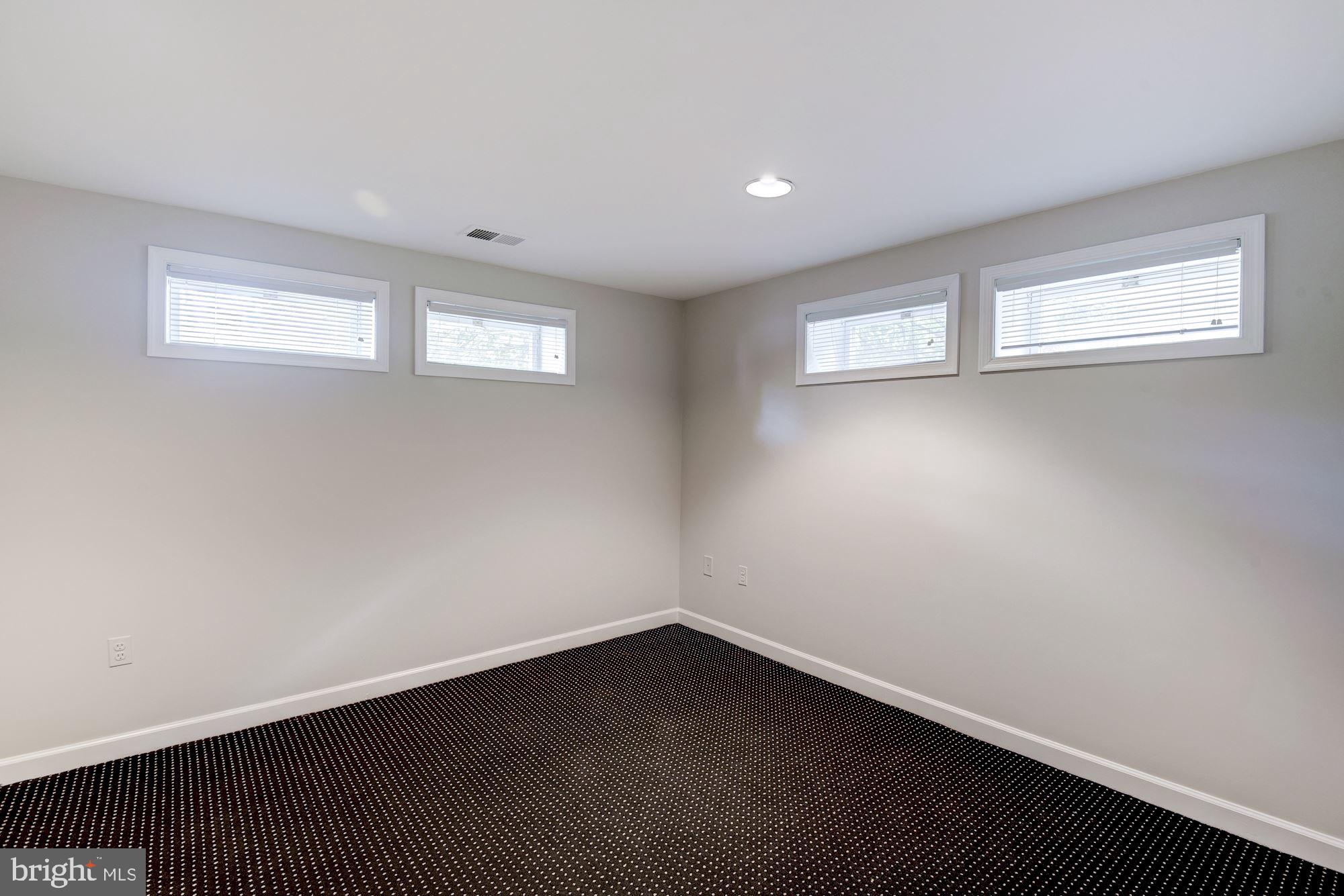 11633 Falls Road Potomac, MD 20854 - Photo 38 of 45