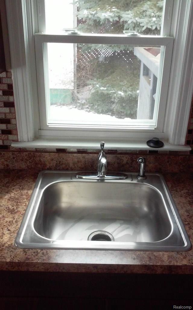 11216 Clinton River Road Sterling Heights, MI 48314 - Photo 14 of 20 20150304_135219.jpg