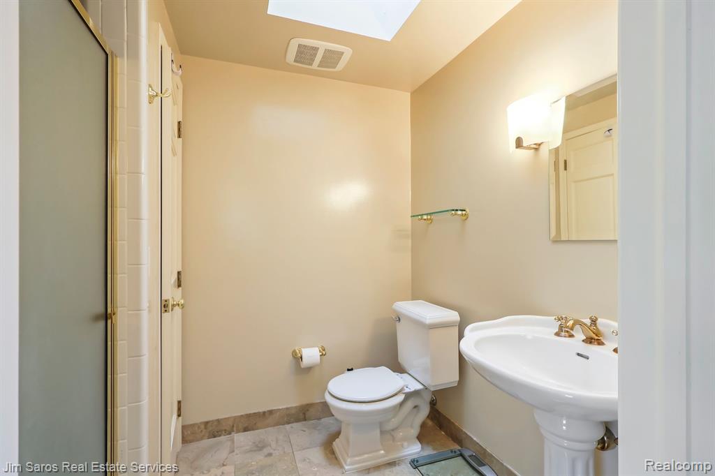 1234 Hampton Road Grosse Pointe Woods, MI 48236 - Photo 17 of 24