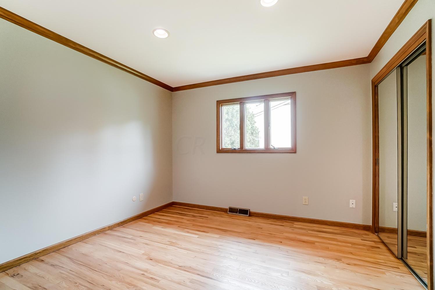4375 Harborough Road Upper Arlington, OH 43220 - Photo 23 of 38