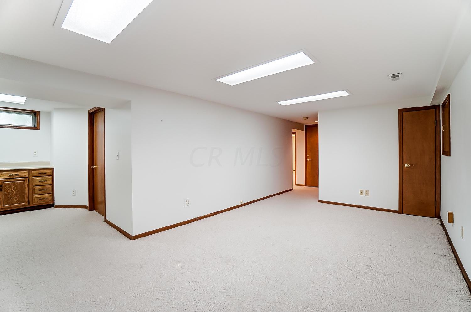 4375 Harborough Road Upper Arlington, OH 43220 - Photo 24 of 38