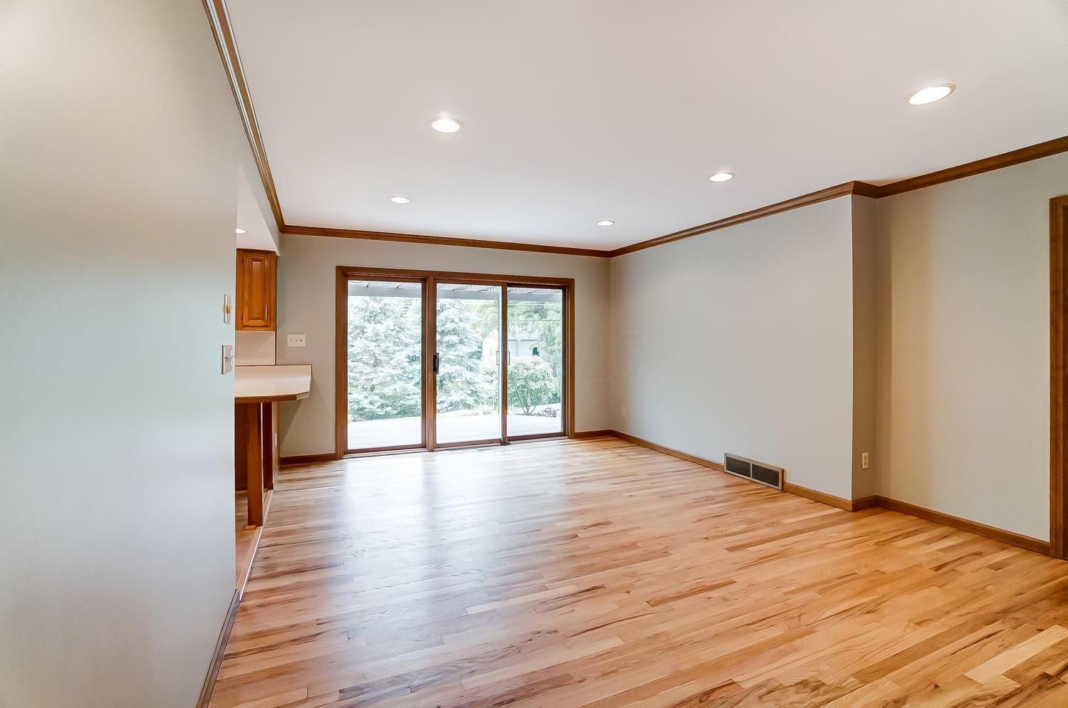 4375 Harborough Road Upper Arlington, OH 43220 - Photo 3 of 38