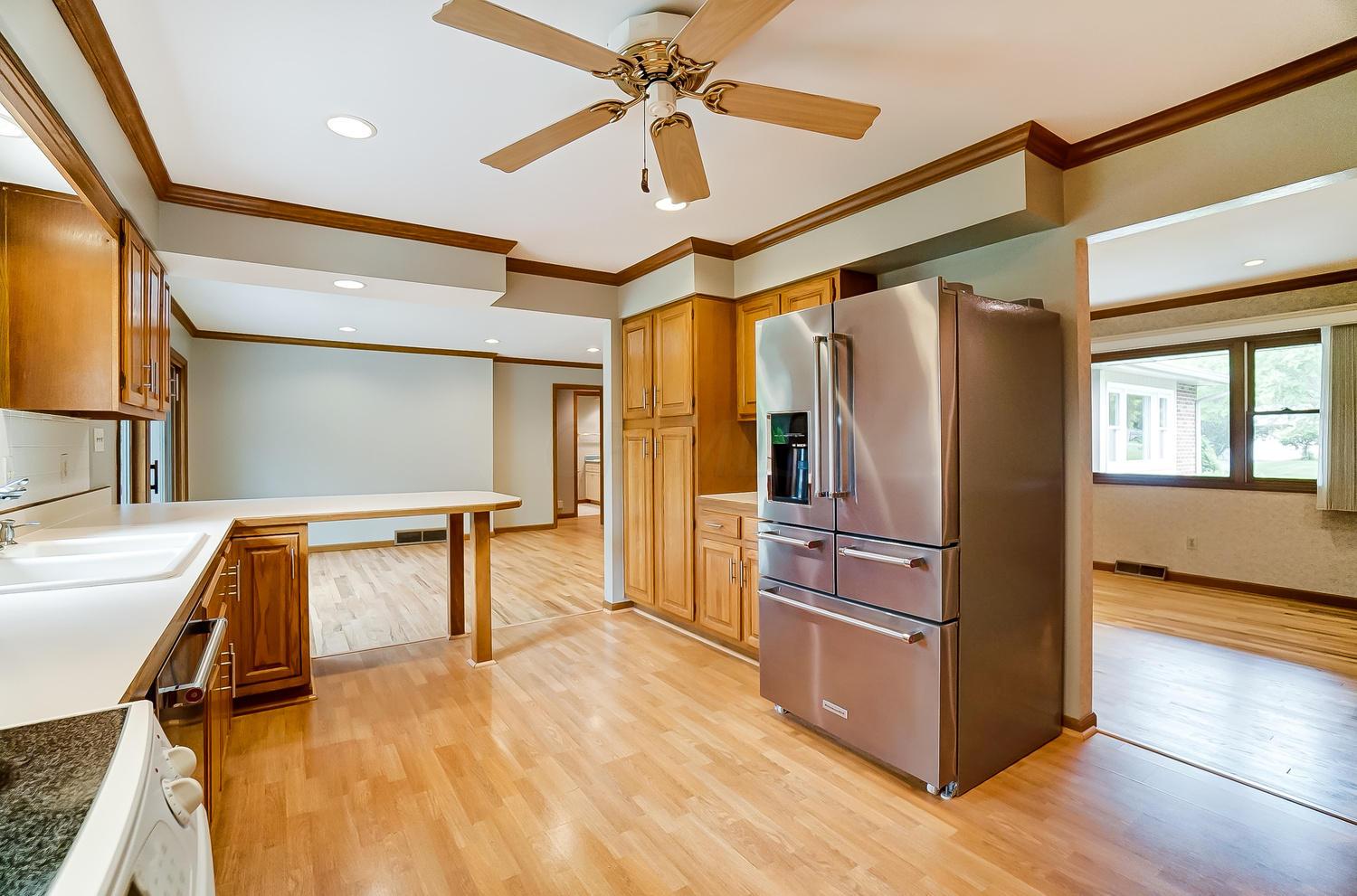 4375 Harborough Road Upper Arlington, OH 43220 - Photo 9 of 38