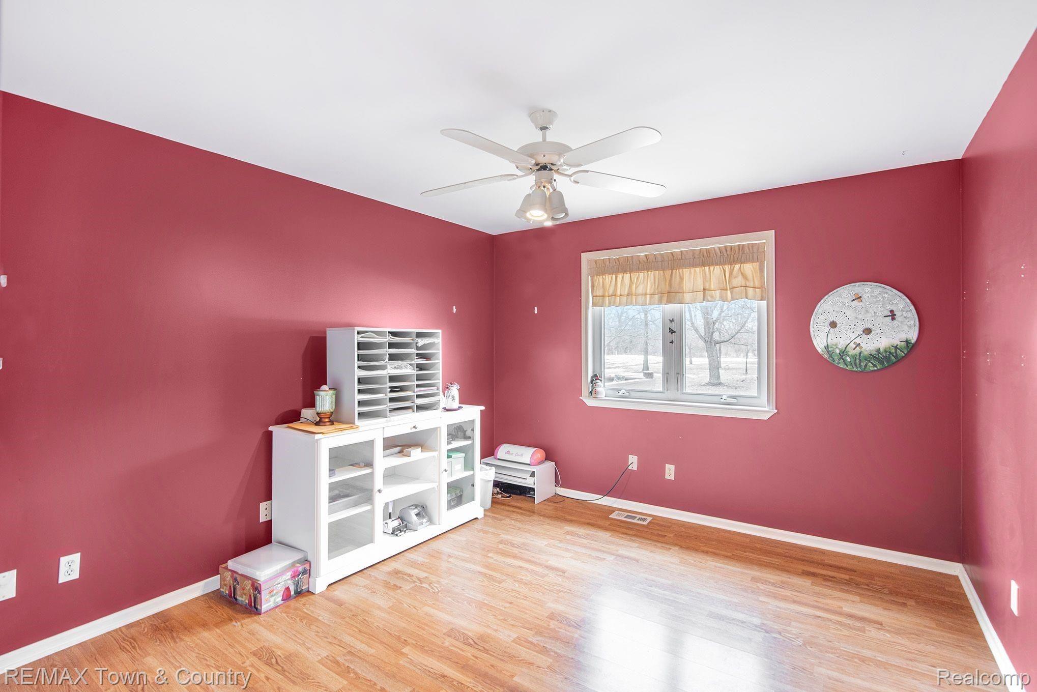 8297 Potter Road Flushing, MI 48433 - Photo 15 of 28 potter bed 2.jpeg