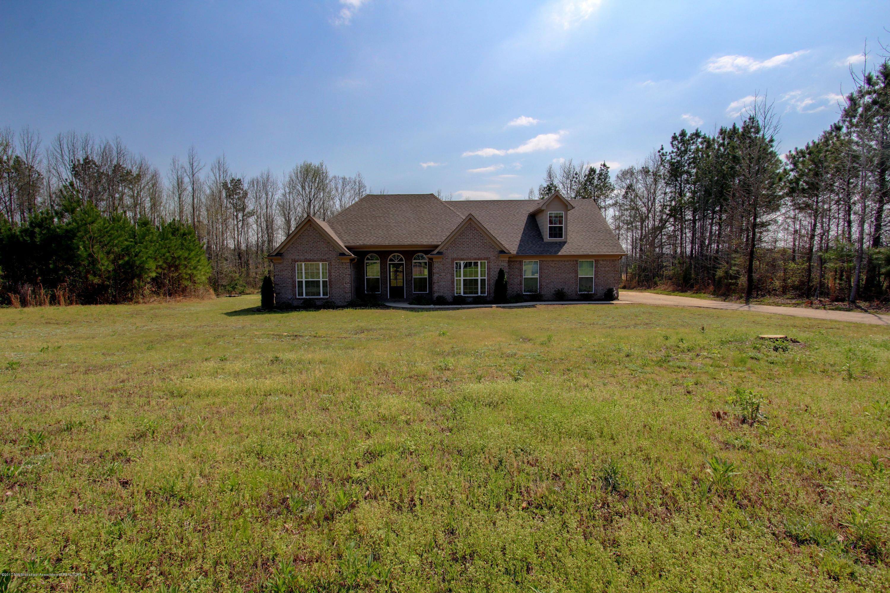 7054 Yellow Dog Road Senatobia, MS 38668 - Photo 2 of 52 IMG_0557_8_9