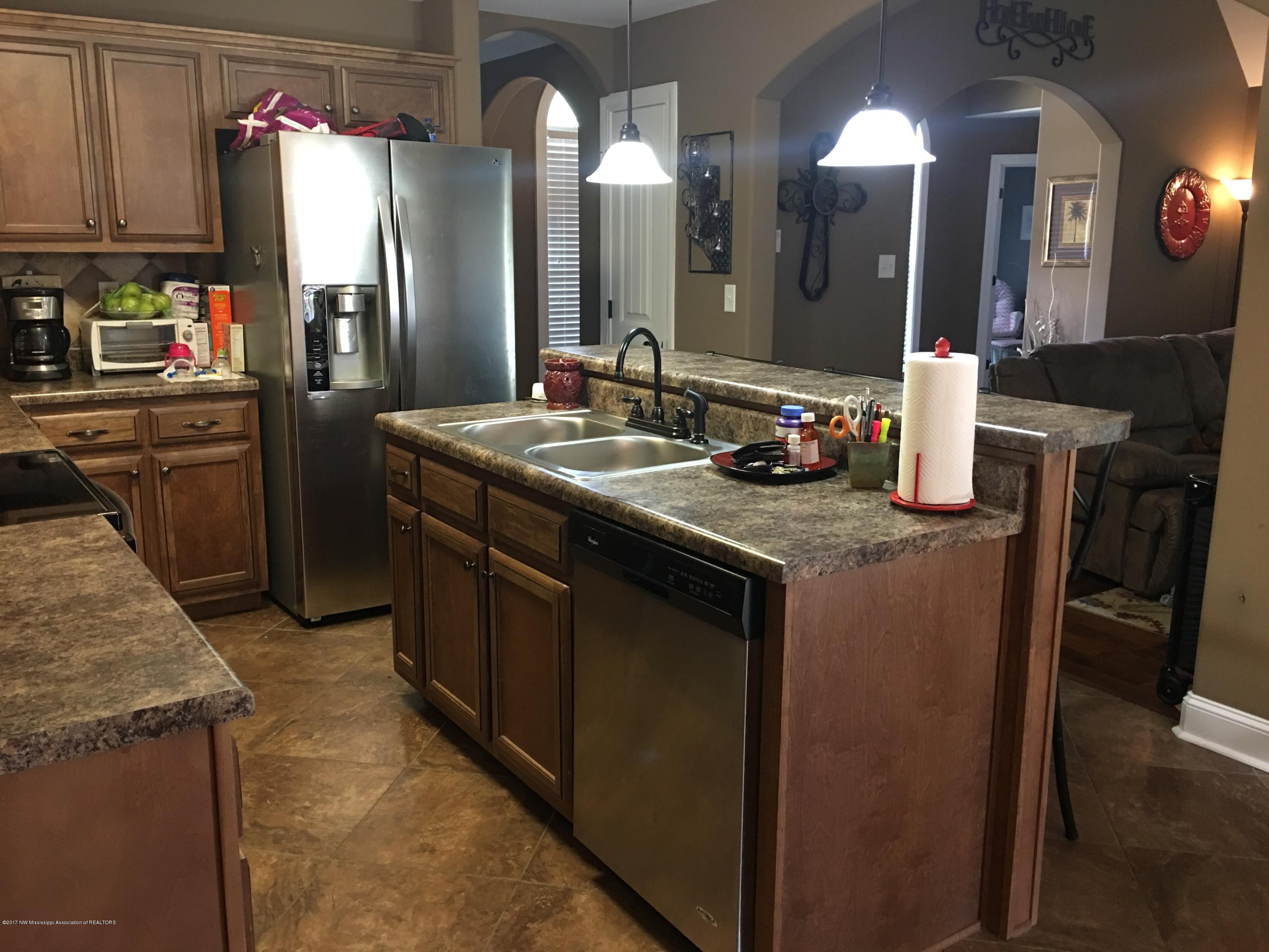 7054 Yellow Dog Road Senatobia, MS 38668 - Photo 21 of 52 Kitchen