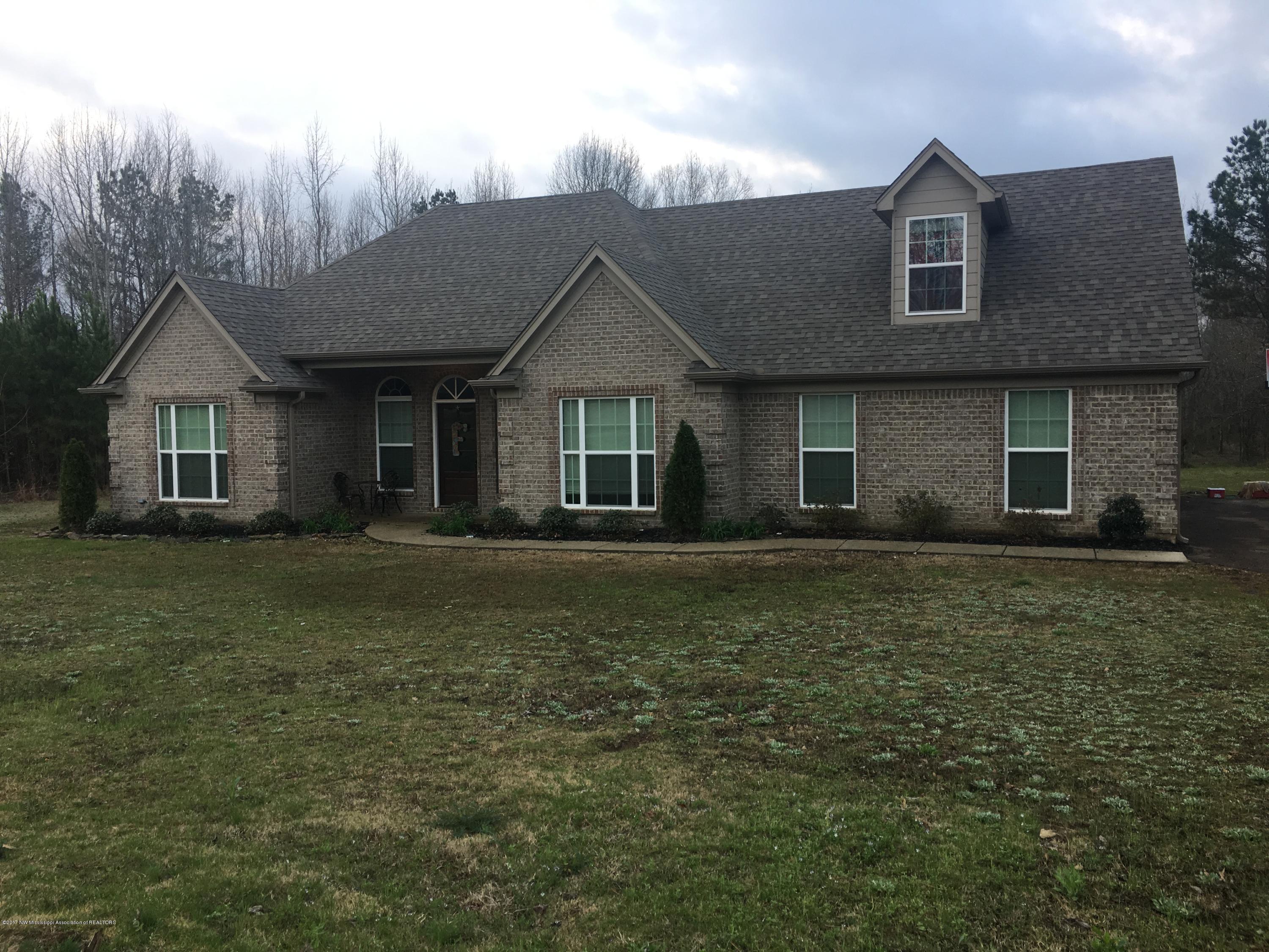 7054 Yellow Dog Road Senatobia, MS 38668 - Photo 3 of 52 Front of House