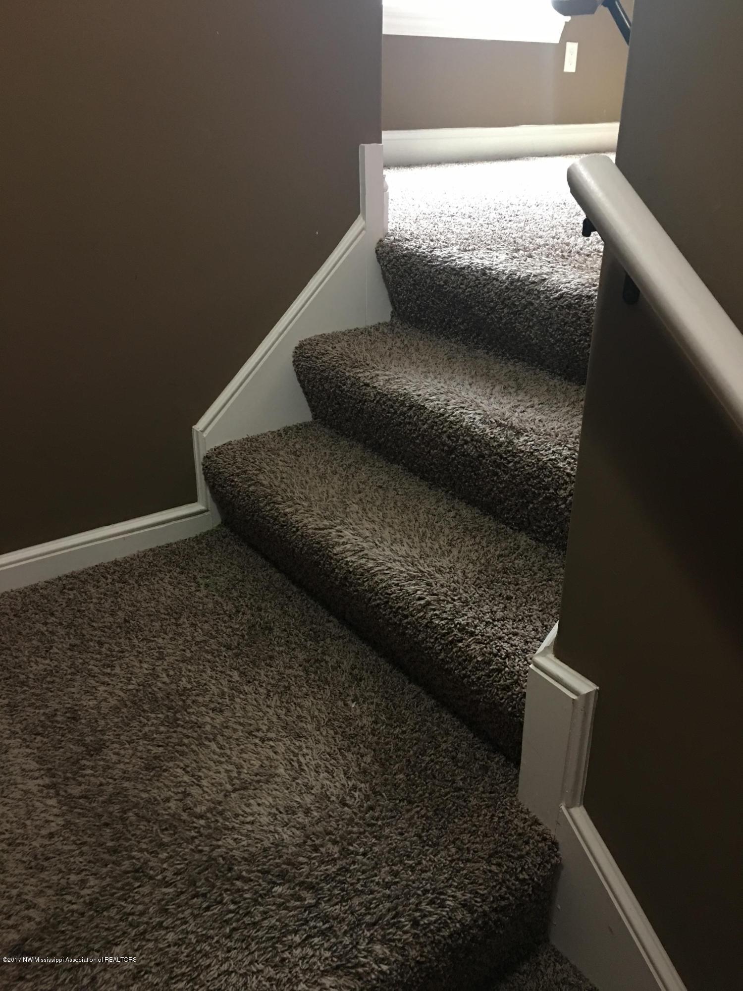 7054 Yellow Dog Road Senatobia, MS 38668 - Photo 45 of 52 Stairway 2