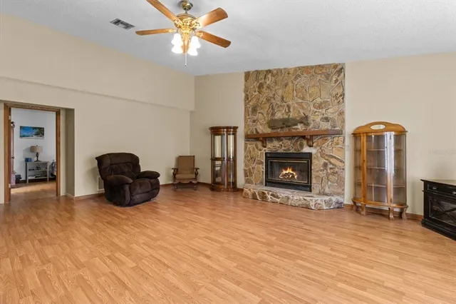 $339,000 | 916 Whiteway Drive, Brooksville, FL 34601