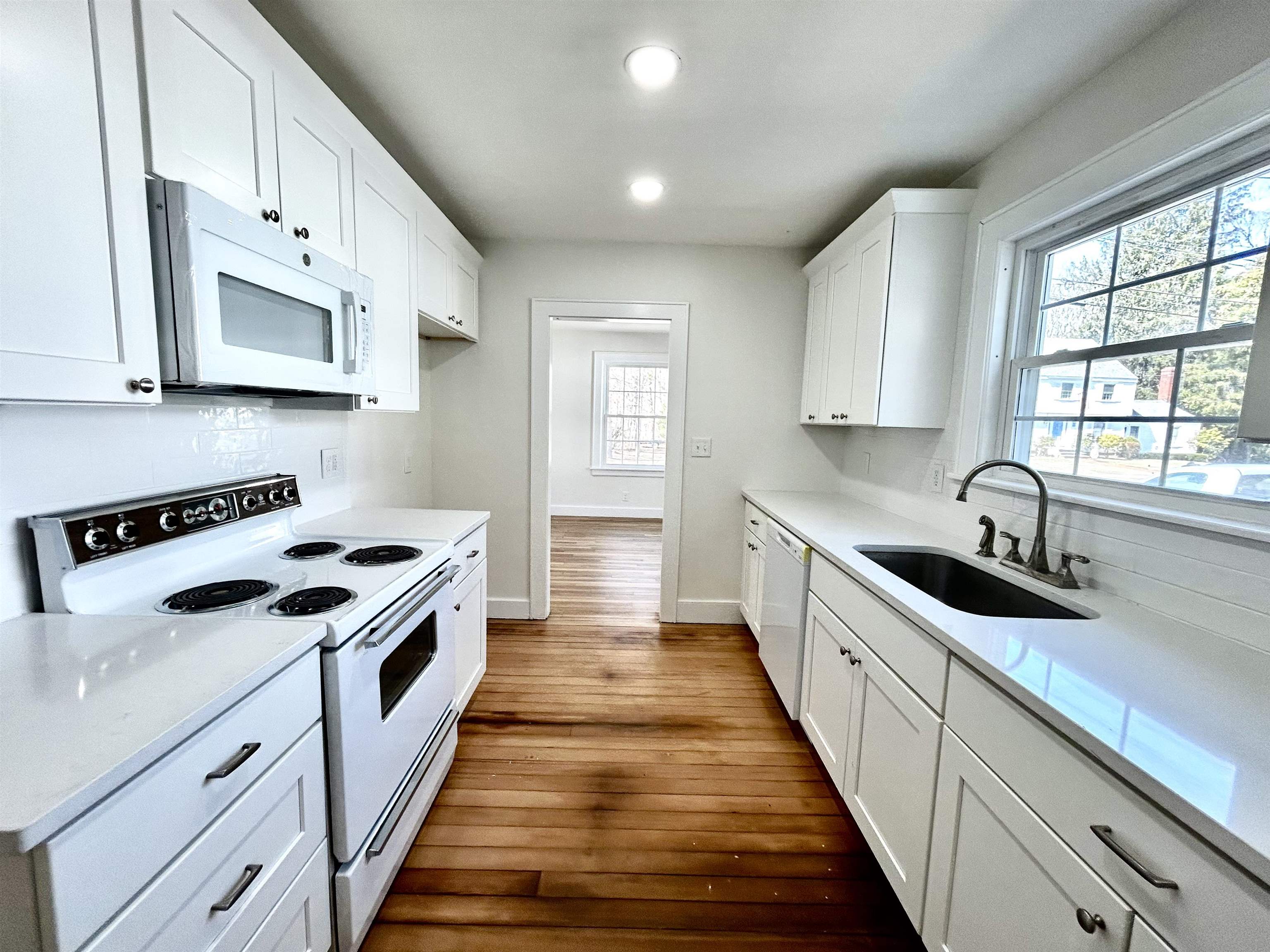 7 Towle Avenue Hampton, NH 03842 - Photo 14 of 22