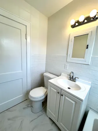 $689,900 | 7 Towle Avenue, Hampton, NH 03842