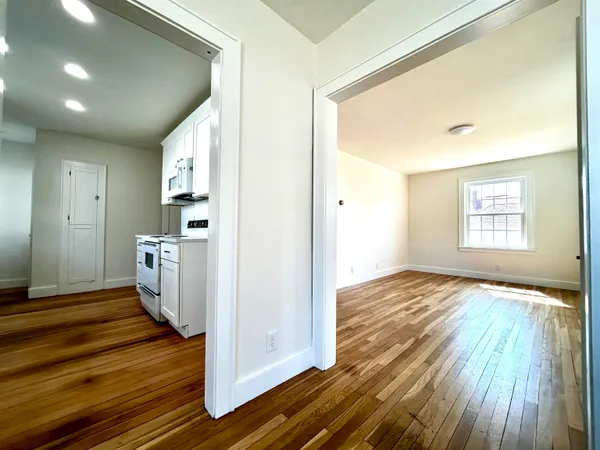 $689,900 | 7 Towle Avenue, Hampton, NH 03842