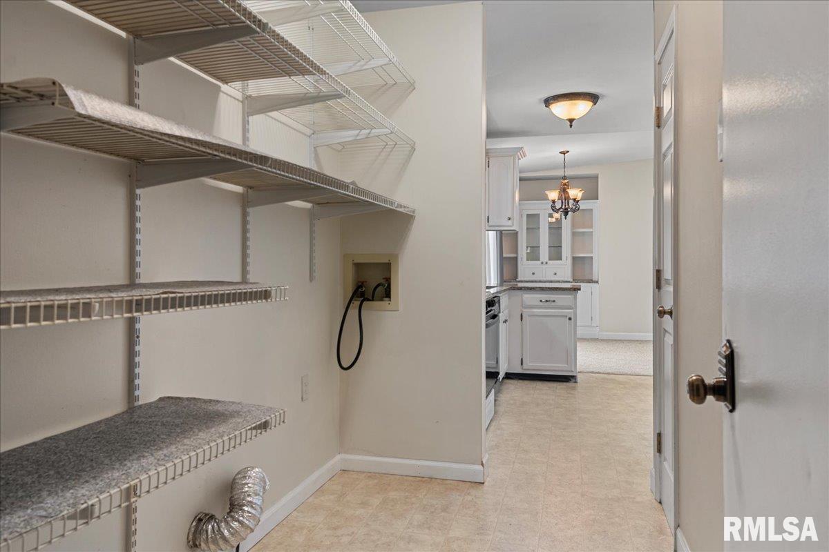 4401 Trevi Drive Springfield, IL 62703 - Photo 11 of 25 Gallery Image 11