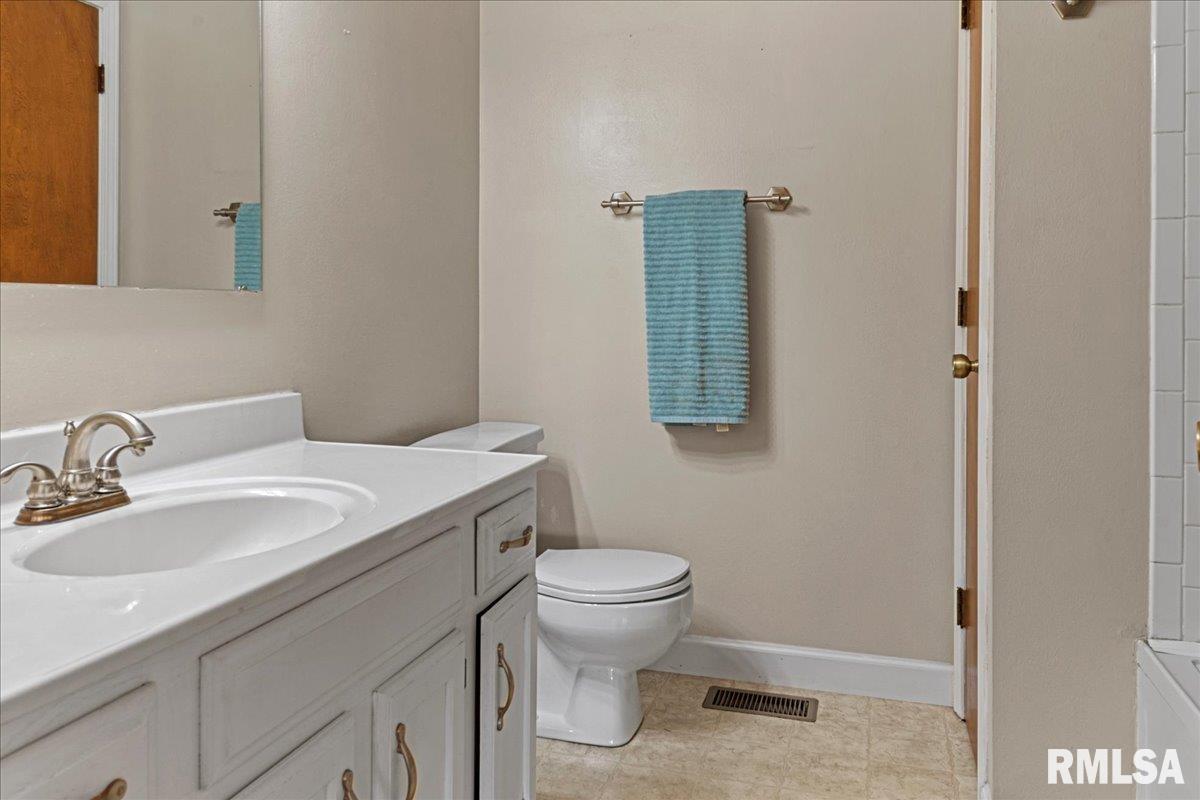 4401 Trevi Drive Springfield, IL 62703 - Photo 16 of 25 Gallery Image 16