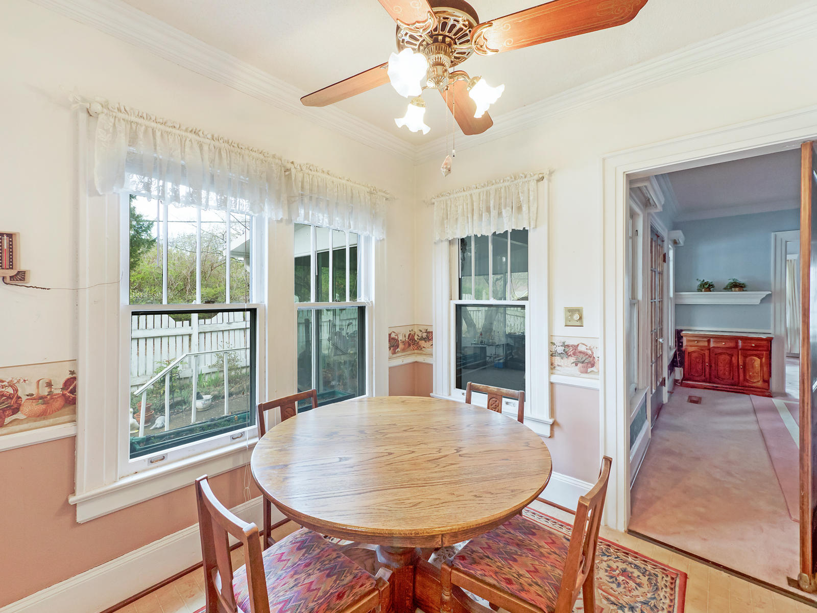 1226 Duane Road Chattanooga, TN 37405 - Photo 11 of 34 1226 Duane Breakfast Room
