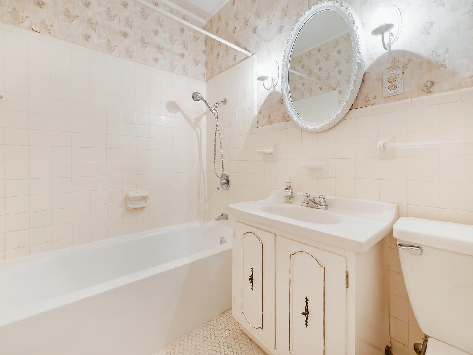 1226 Duane Road Chattanooga, TN 37405 - Photo 22 of 34 1226 Duane Bath