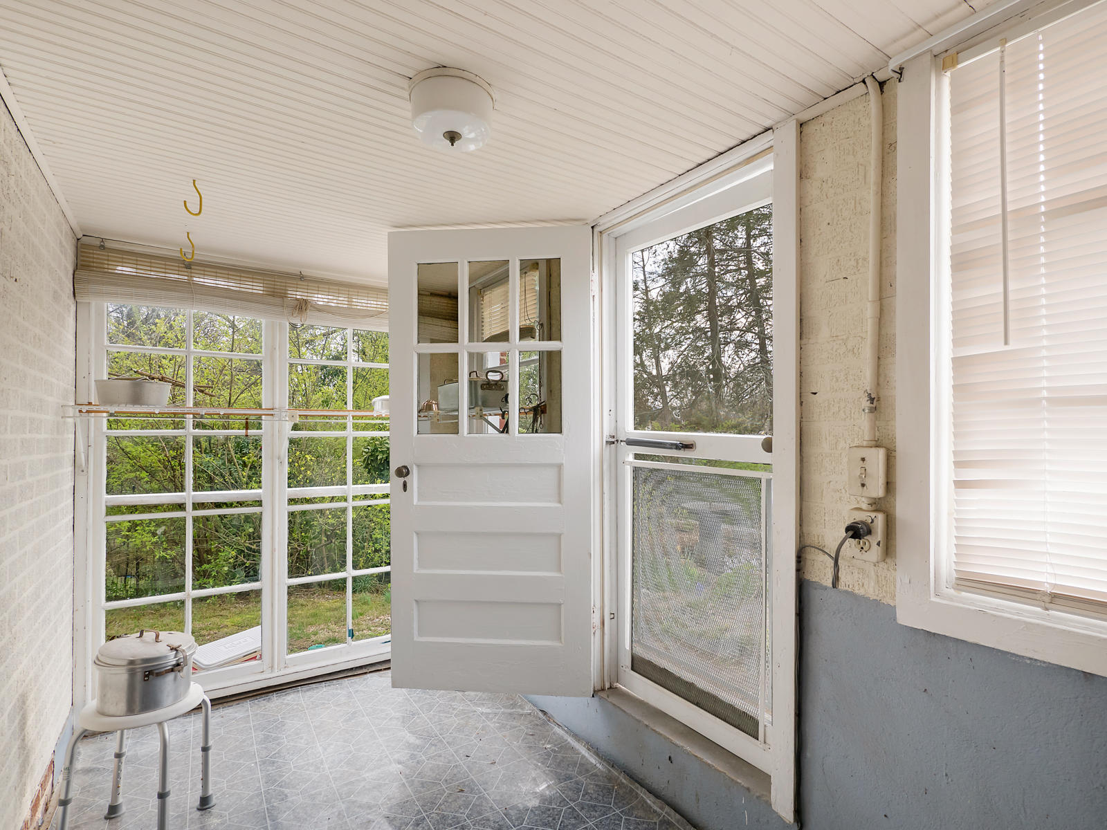 1226 Duane Road Chattanooga, TN 37405 - Photo 29 of 34 1226 Duane Basement Entry
