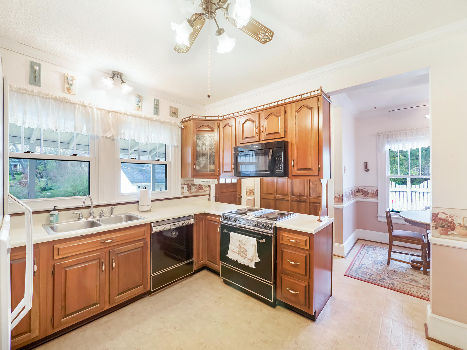 1226 Duane Road Chattanooga, TN 37405 - Photo 7 of 34 1226 Duane Kitchen