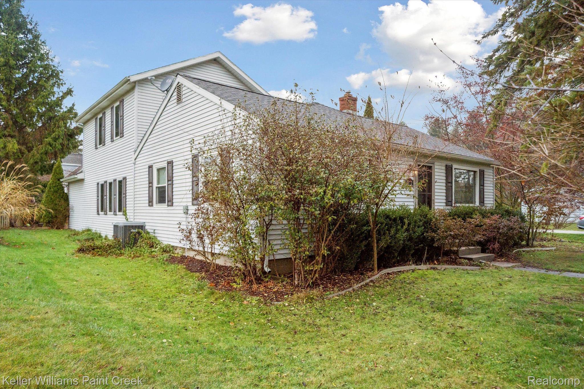 4892 Lakeshore Road Lexington, MI 48450 - Photo 8 of 31 Gallery Image 8