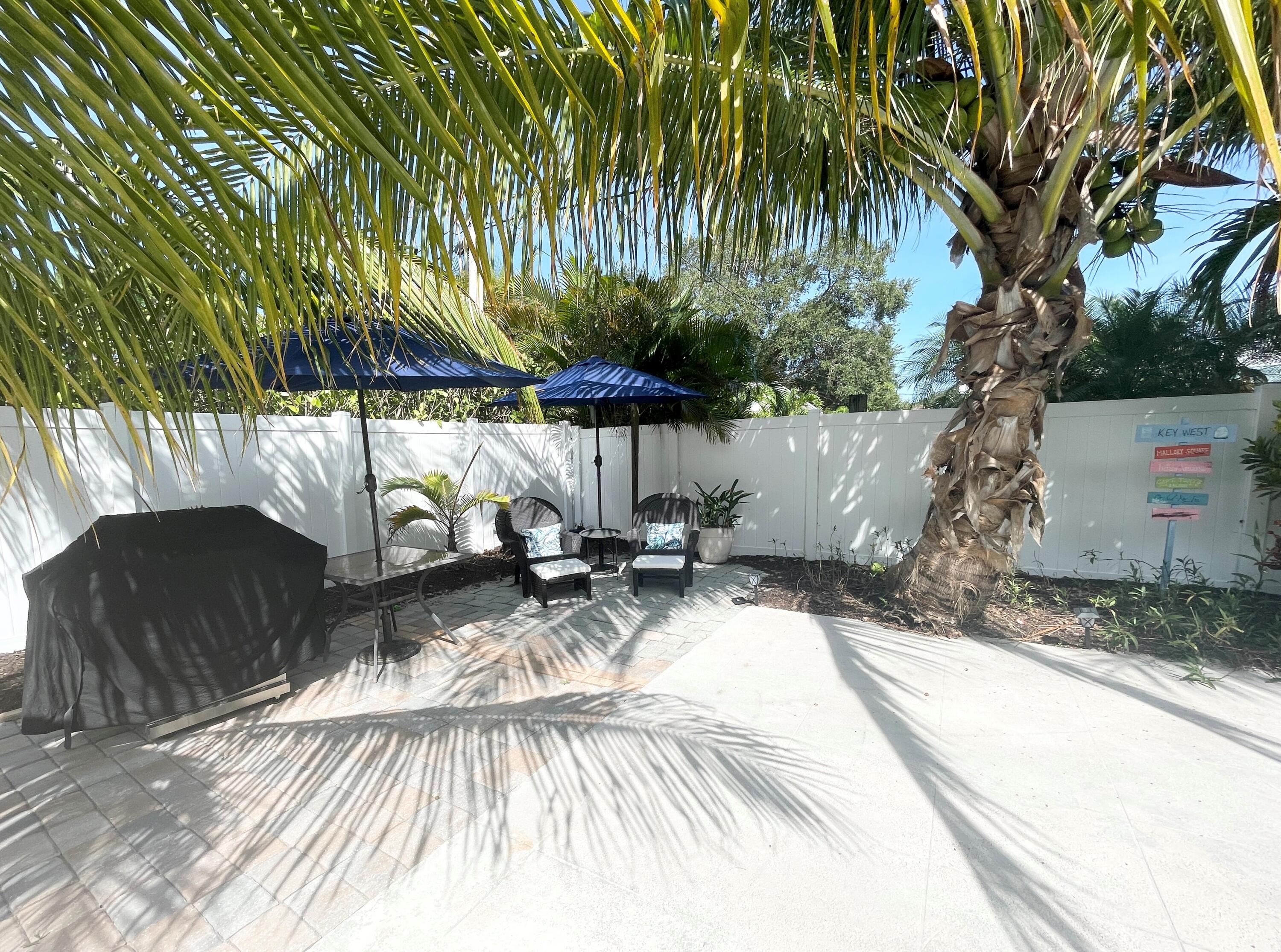 403 West Riverside Drive Tequesta, FL 33469 - Photo 15 of 26 Outdoor Entertainment Area