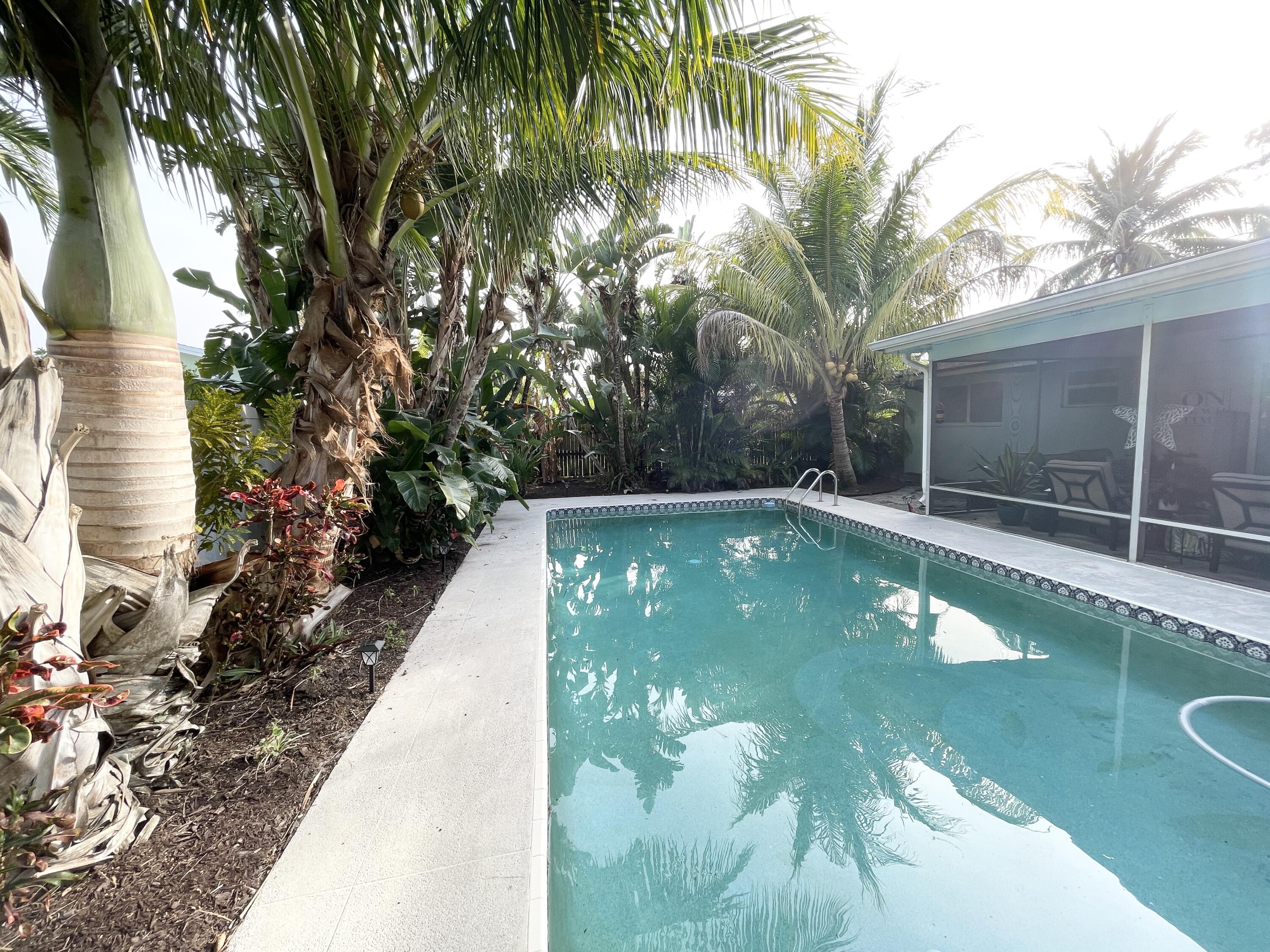 403 West Riverside Drive Tequesta, FL 33469 - Photo 17 of 26 Pool 2