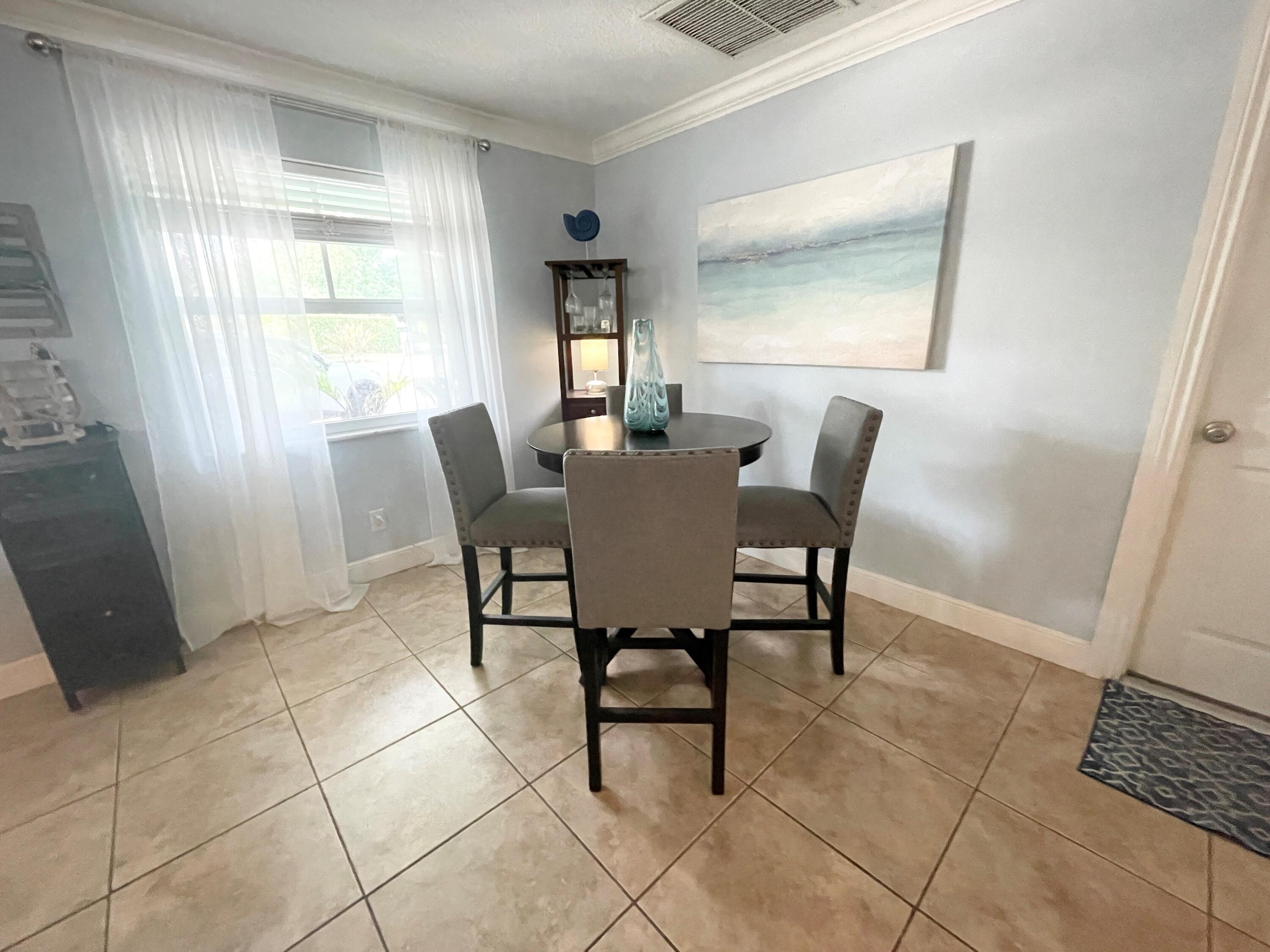 403 West Riverside Drive Tequesta, FL 33469 - Photo 5 of 26 Kitchen Seating Nook